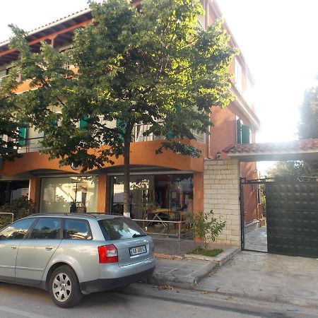 סרנדה Elvin Apartments מראה חיצוני תמונה